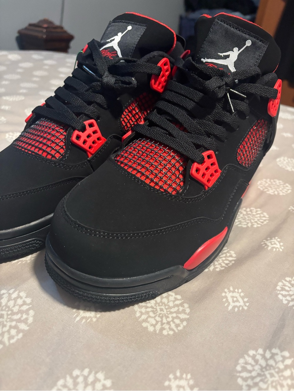 Air Jordan 4 Red Thunder View 2